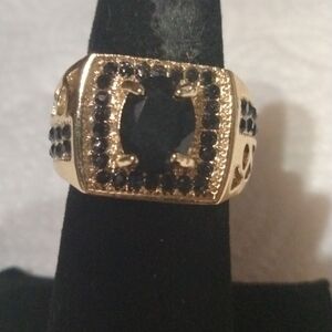 Black and gold tone ring size 6.5 NWT (sku 155)